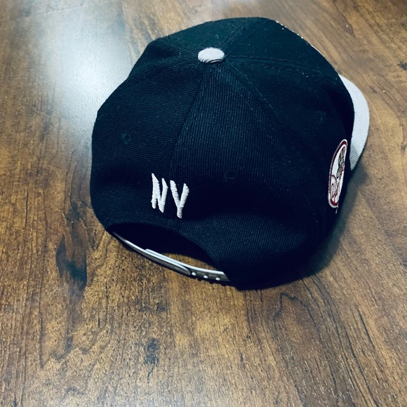 Hat - Picture 2 of 3